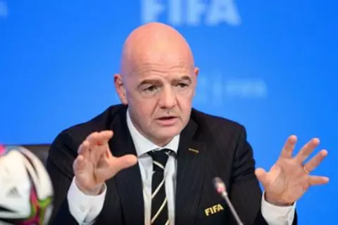 "يجب أن ننظر إلى السوق".. إنفانتينو يبرر ارتفاع أسعار كأس العالم
